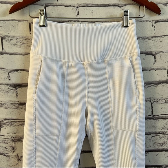 Free People Movement High-rise 7/8 Ruffle Me Up Leggings In White- Size Small - Picture 6 of 11
